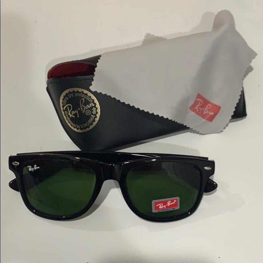 Never worn Ray Ban Sunglasses